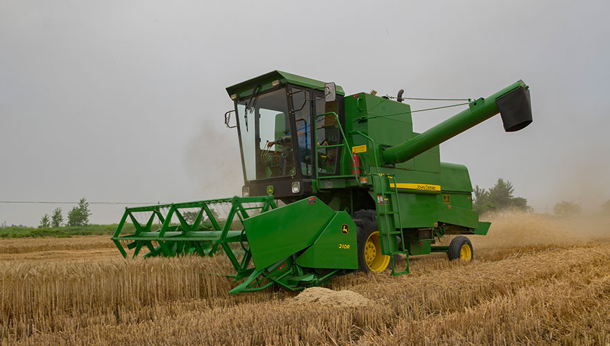 /static/active/2019315/style/deere-7.jpg